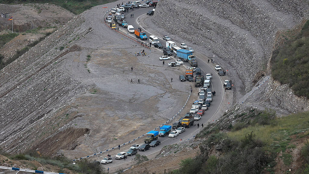 Viac než 42.000 ľudí už ušlo do Arménska z azerbajdžanského odštiepeneckého regiónu Náhorný Karabach