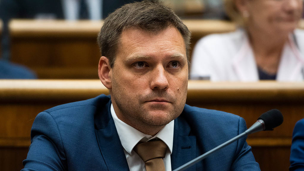 SNS nominovala Tomáša Tarabu na post ministra životného prostredia.