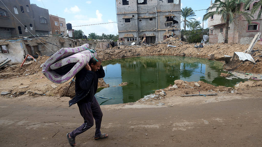 Izrael a palestínske militantné hnutie Hamas dosiahli dohodu o prímerí za účelom prepustenia rukojemníkov.