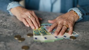 Budúcoročné trináste penzie budú o niečo nižšie, rodičovský dôchodok čaká zásadná zmena