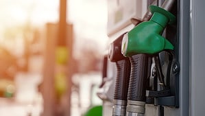 Ceny palív sa udržia na znížených úrovniach, analytik dokonca vidí priestor aj na zlacňovanie