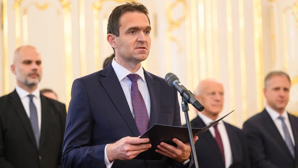 Bývalý viceguvernér Národnej banky Slovenska a expremiér úradníckej vlády Ľudovít Ódor sa podľa časopisu Forbes stal Osobnosťou roka 2023.