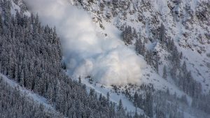 Pri páde lavíny na Mölltalerelskom ľadovci (Mölltaler Gletscher) v rakúskej spolkovej krajine Korutánsko prišiel v nedeľu o život 40-ročný Slovák.