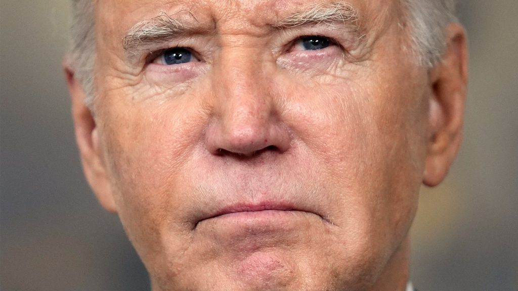 Americký prezident Joe Biden si v nedeľu založil profil na sociálnej sieti TikTok a zverejnil tam svoje prvé video dlhé 26 sekúnd.