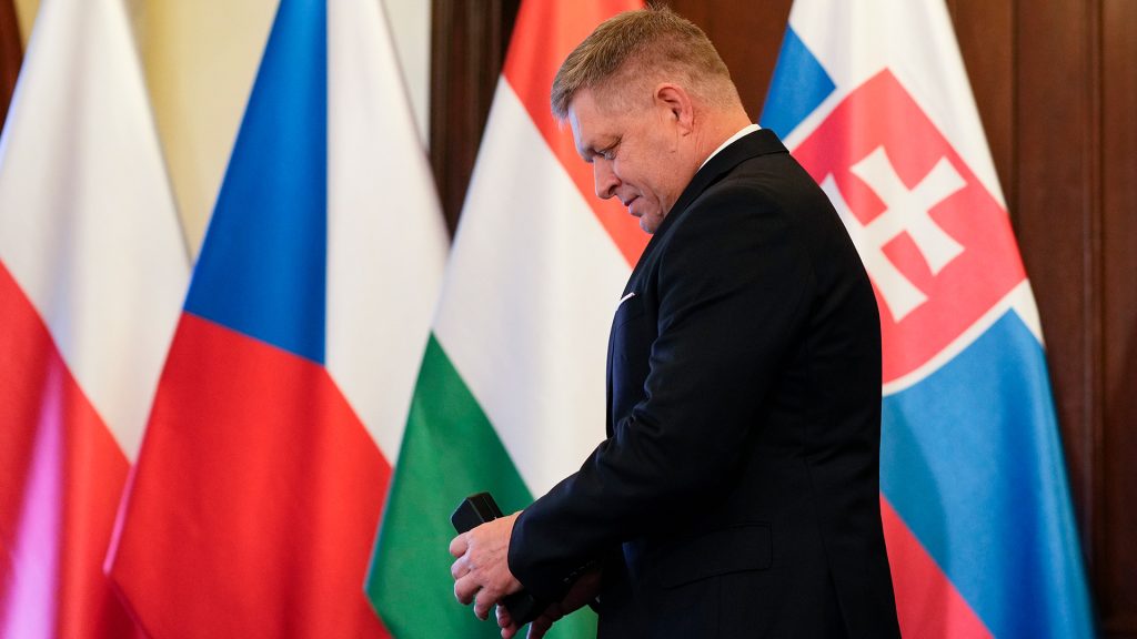 Stretnutie predsedov vlád Česka, Maďarska, Poľska a Slovenska v rámci samitu V4 v Prahe prinieslo dlhé, otvorené a úprimné rokovanie.