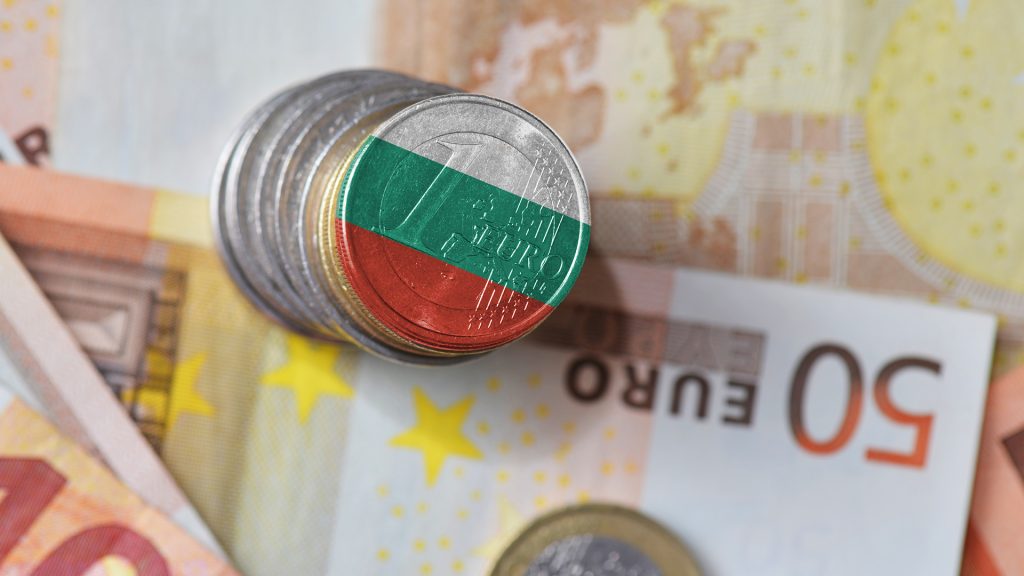 Snaha bulharskej vlády o prijatie eura je na dobrej ceste, ale jeho zavedenie môže byť posunuté o niekoľko mesiacov.