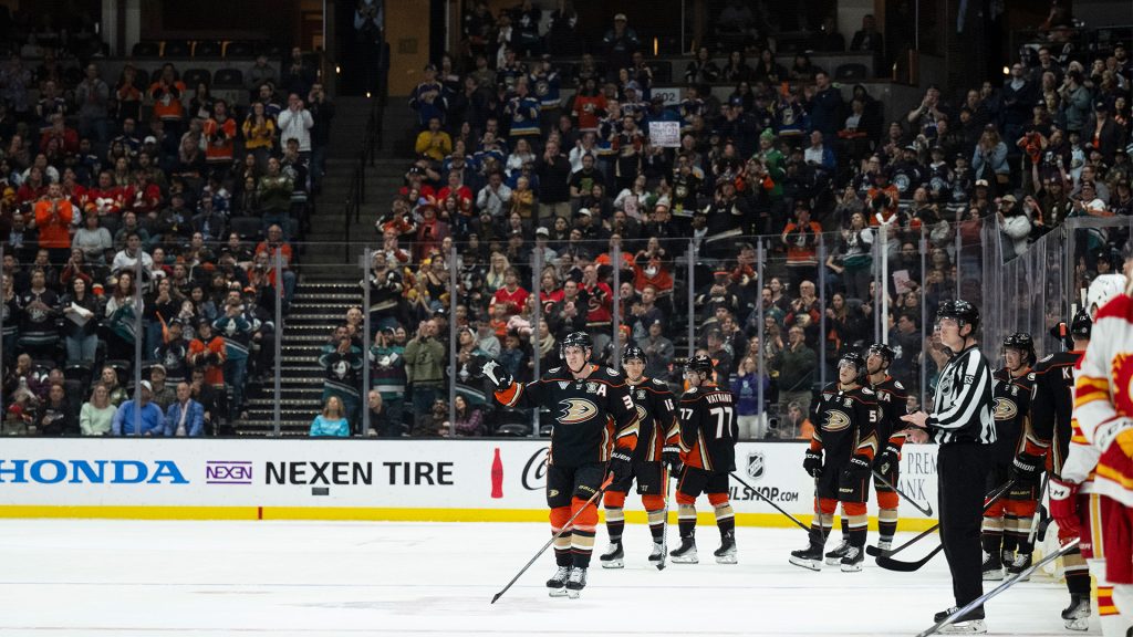 NHL zaznamenala rekord v návštevnosti v rámci jednej sezóny. Na zápasy základnej časti zavítalo viac ako 22,5 milióna fanúšikov.